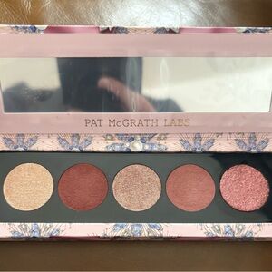 Pat McGrath Luxurious Eyeshadow Palette - Shimmering Gold and Rose Hues